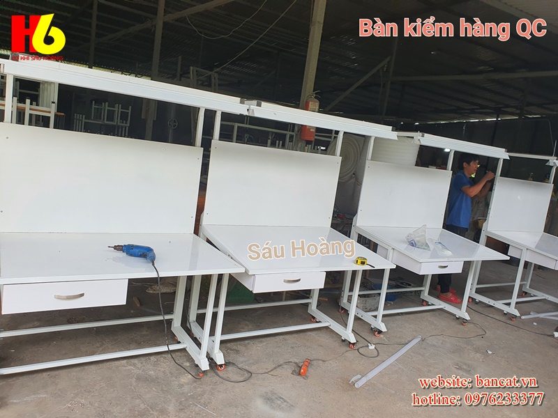 bàn kiểm hàng qc