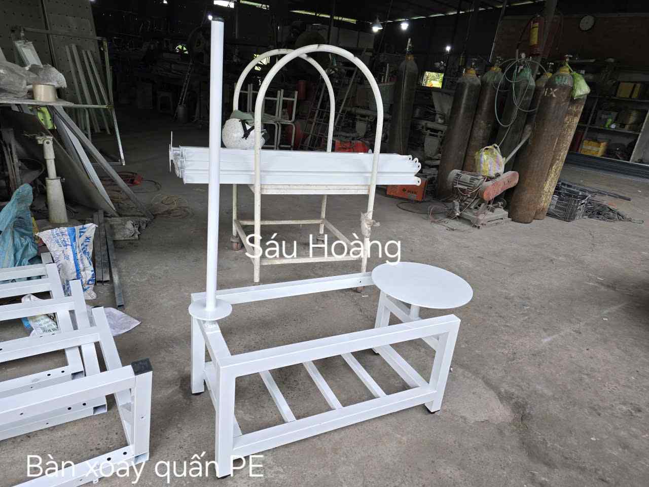 Bàn xoay quấn màng PE - Sáu Hoàng